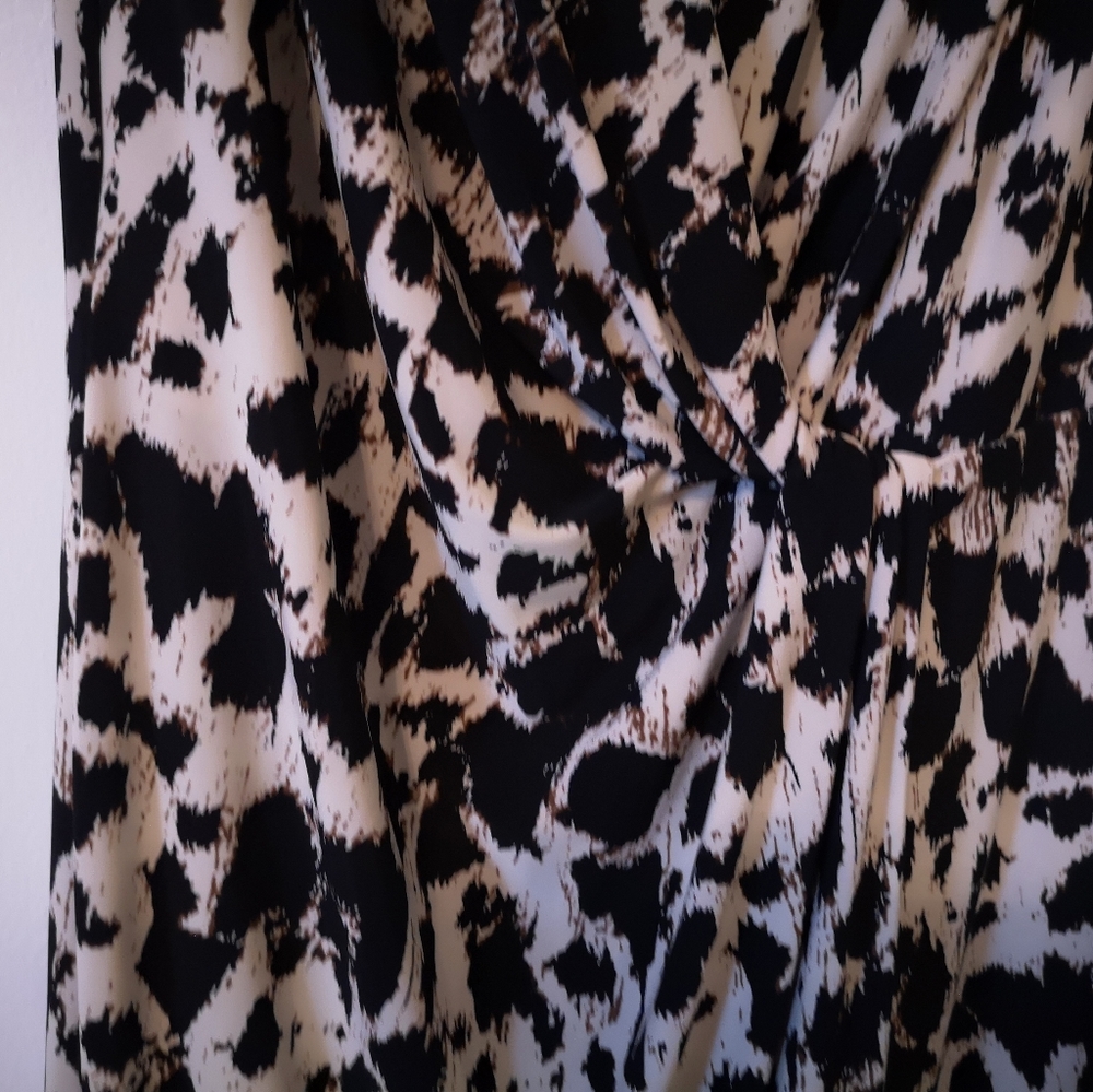 Dress - Picture 2 of 10